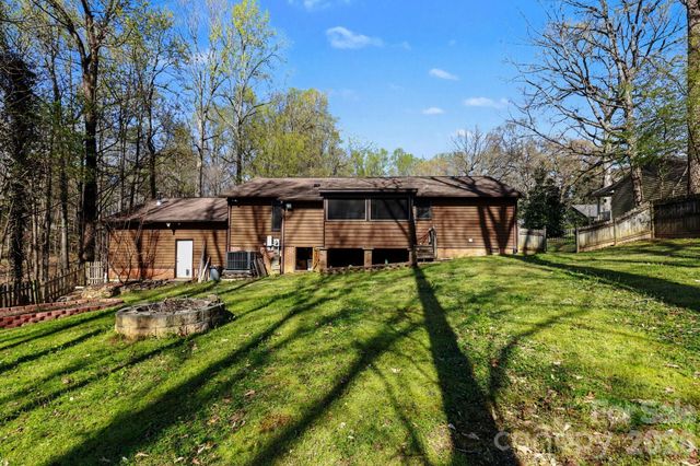 109 Old Bridge Court, Gastonia, NC 28056