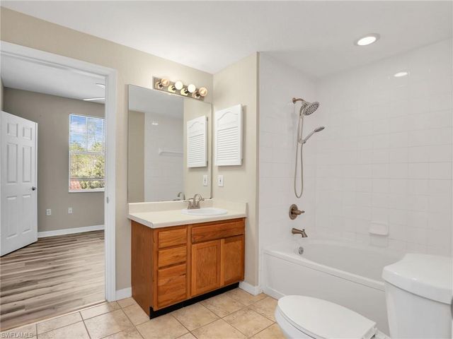 7935 Preserve CIR # 423, Naples, FL 34119