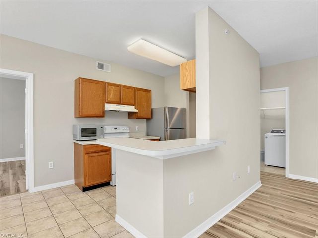 7935 Preserve CIR # 423, Naples, FL 34119