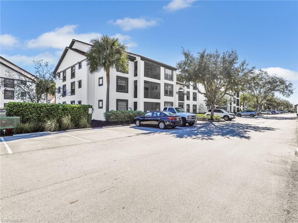 7935 Preserve CIR # 423, Naples, FL 34119