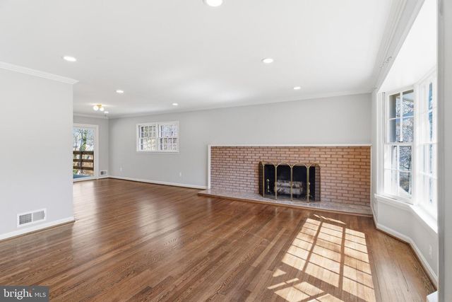 9116 HAMILTON DR, Fairfax, VA 22031