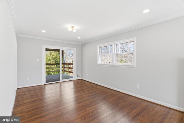 9116 HAMILTON DR, Fairfax, VA 22031