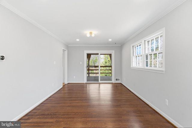 9116 HAMILTON DR, Fairfax, VA 22031