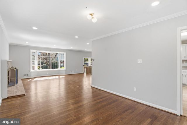 9116 HAMILTON DR, Fairfax, VA 22031