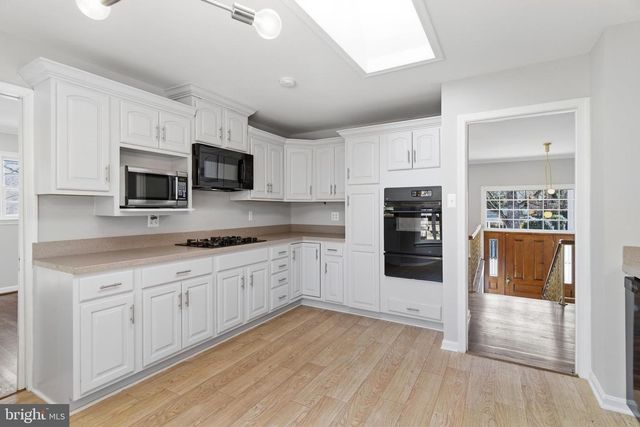 9116 HAMILTON DR, Fairfax, VA 22031