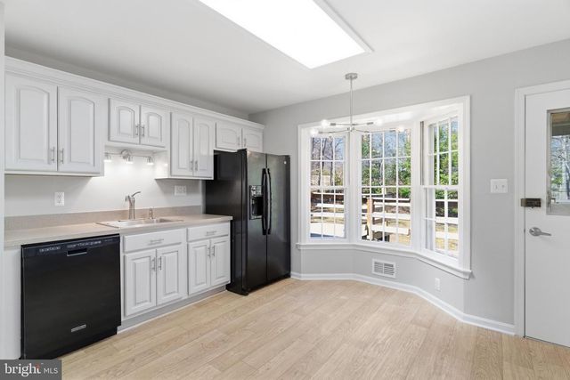 9116 HAMILTON DR, Fairfax, VA 22031