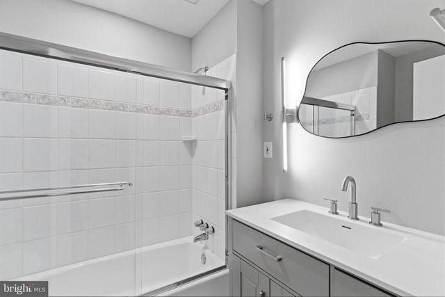 9116 HAMILTON DR, Fairfax, VA 22031