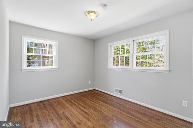 9116 HAMILTON DR, Fairfax, VA 22031