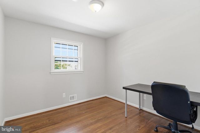 9116 HAMILTON DR, Fairfax, VA 22031