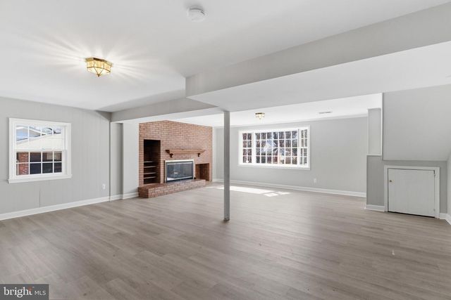 9116 HAMILTON DR, Fairfax, VA 22031