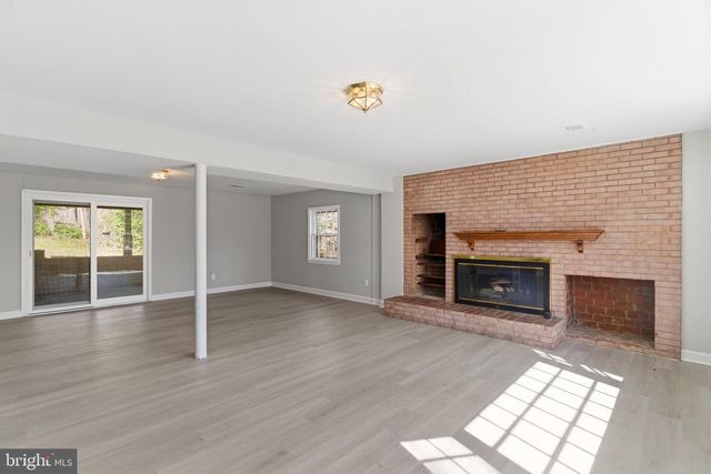 9116 HAMILTON DR, Fairfax, VA 22031