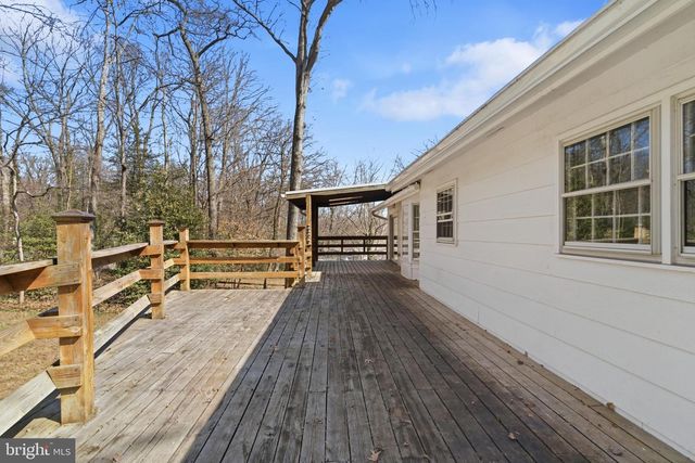 9116 HAMILTON DR, Fairfax, VA 22031