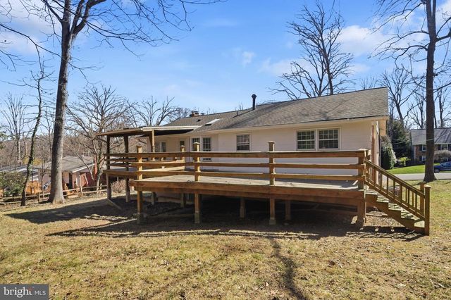 9116 HAMILTON DR, Fairfax, VA 22031