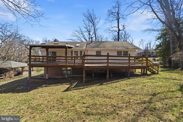 9116 HAMILTON DR, Fairfax, VA 22031