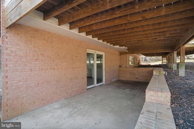 9116 HAMILTON DR, Fairfax, VA 22031