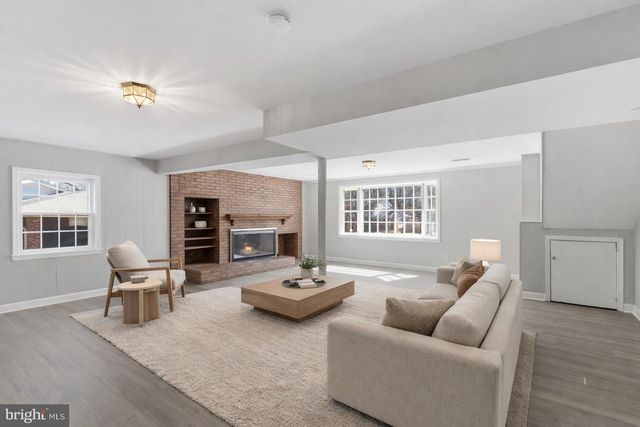 9116 HAMILTON DR, Fairfax, VA 22031