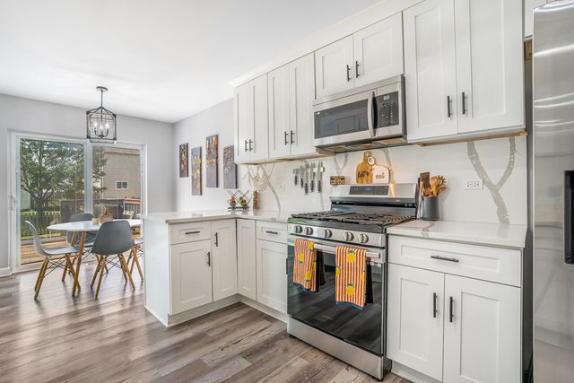 10499 Fleetwood Street, Huntley, IL 60142