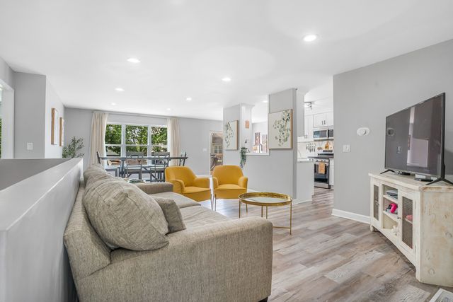 10499 Fleetwood Street, Huntley, IL 60142