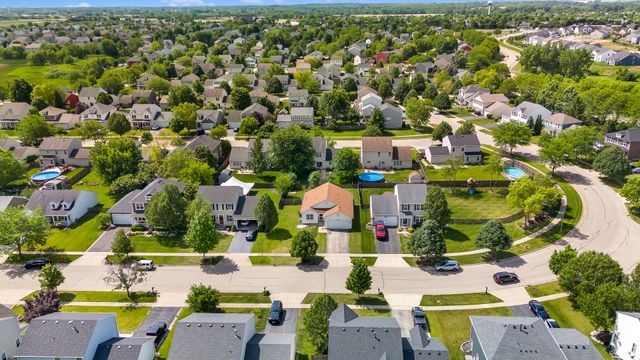 10499 Fleetwood Street, Huntley, IL 60142