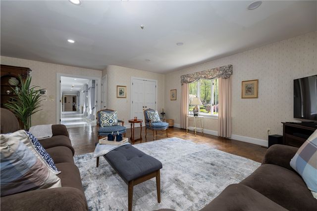 136 White Birch Circle, Scituate, RI 02831