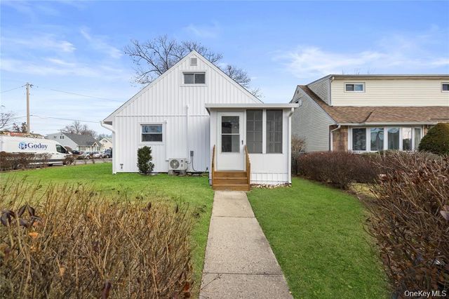 53 Ketcham Avenue, Hicksville, NY 11801