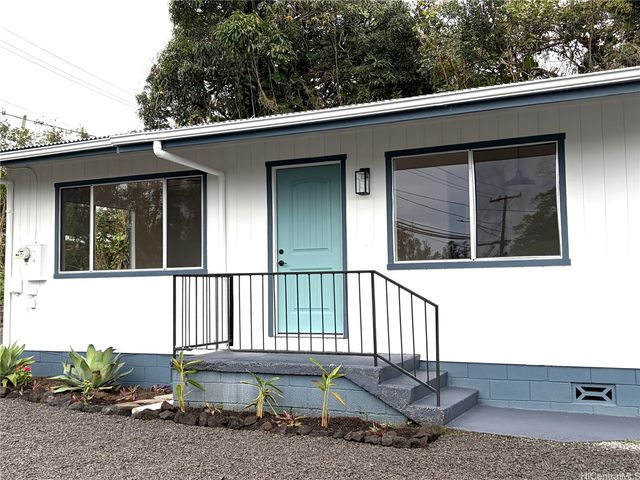 1360 Kaumana Drive, Hilo, HI 96720