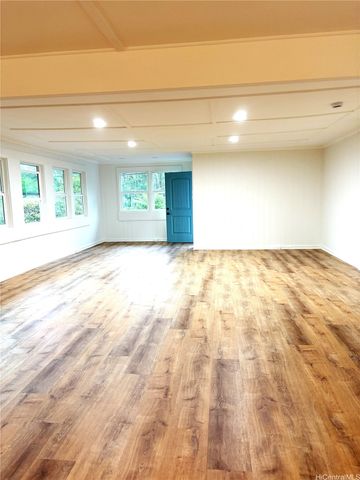 1360 Kaumana Drive, Hilo, HI 96720