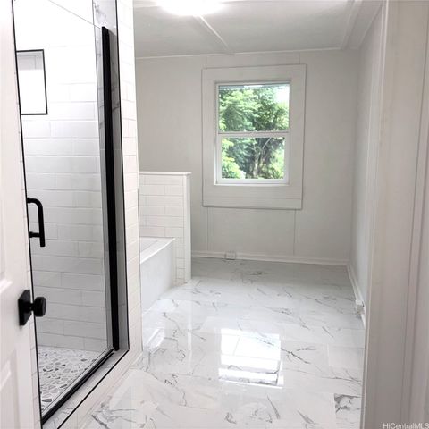 1360 Kaumana Drive, Hilo, HI 96720