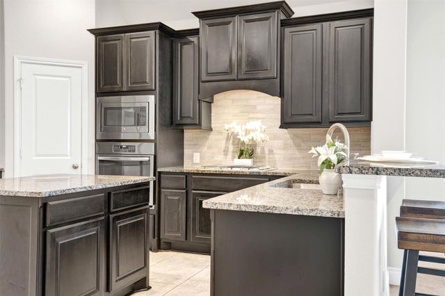 2107 Cinnamon Teal Circle, Brookshire, TX 77423