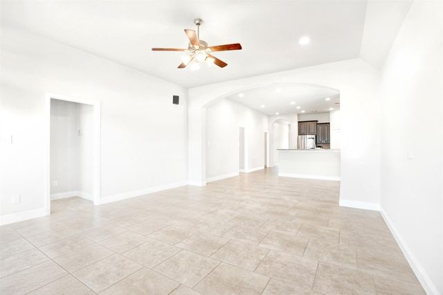 2107 Cinnamon Teal Circle, Brookshire, TX 77423