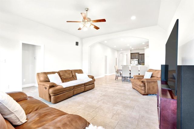 2107 Cinnamon Teal Circle, Brookshire, TX 77423