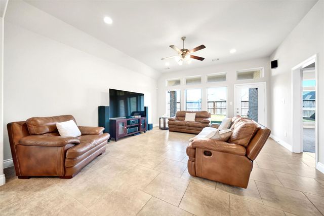 2107 Cinnamon Teal Circle, Brookshire, TX 77423