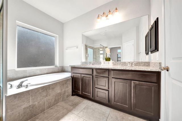 2107 Cinnamon Teal Circle, Brookshire, TX 77423