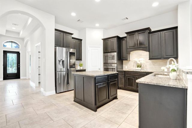 2107 Cinnamon Teal Circle, Brookshire, TX 77423