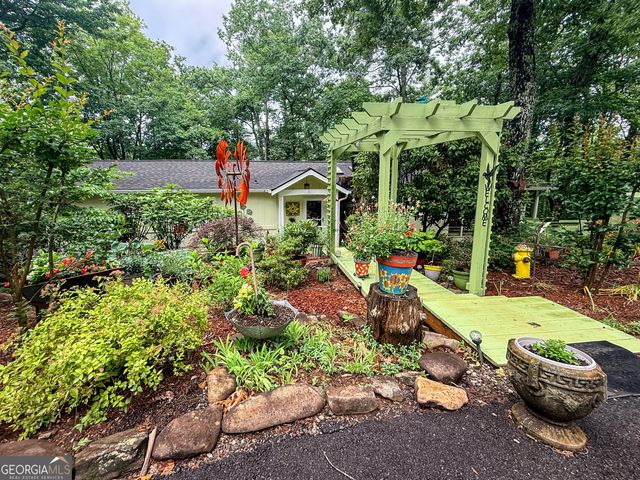 131 Scarlet Oak Drive, Cleveland, GA 30528