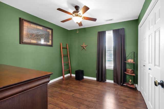 1325 Branchside Ct, Thompsons Station, TN 37179
