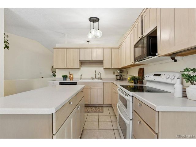 352 S Jefferson Ave, Louisville, CO 80027