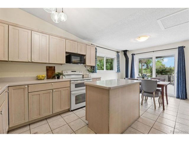 352 S Jefferson Ave, Louisville, CO 80027