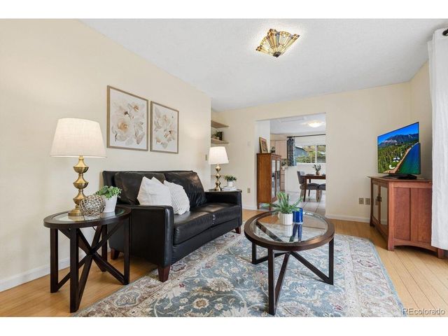 352 S Jefferson Ave, Louisville, CO 80027