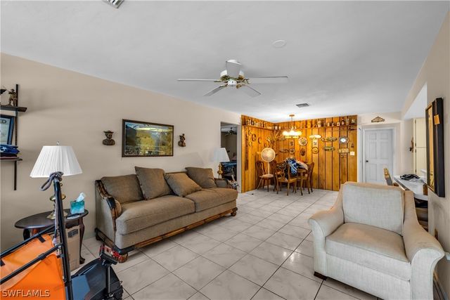 690 Murex DR, Naples, FL 34102