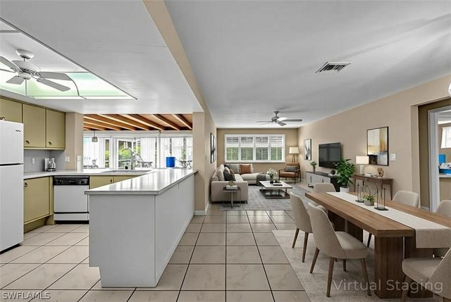 690 Murex DR, Naples, FL 34102