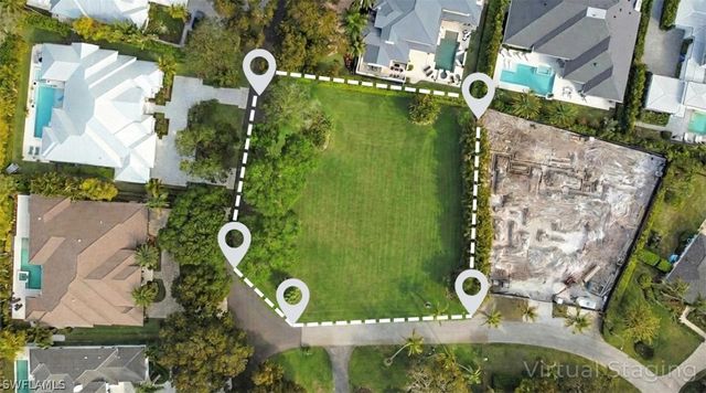 690 Murex DR, Naples, FL 34102