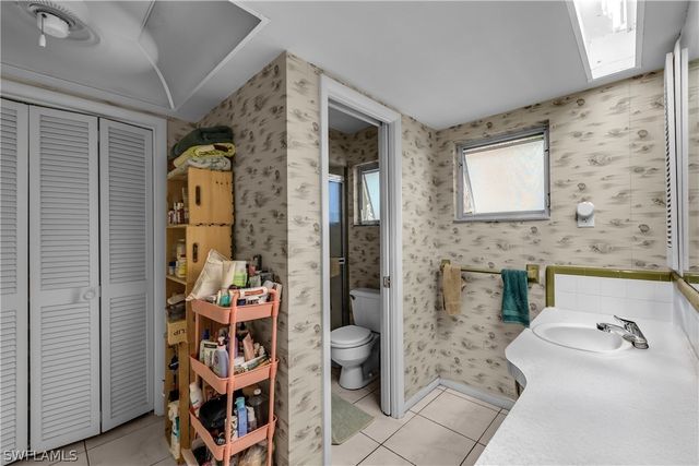 690 Murex DR, Naples, FL 34102