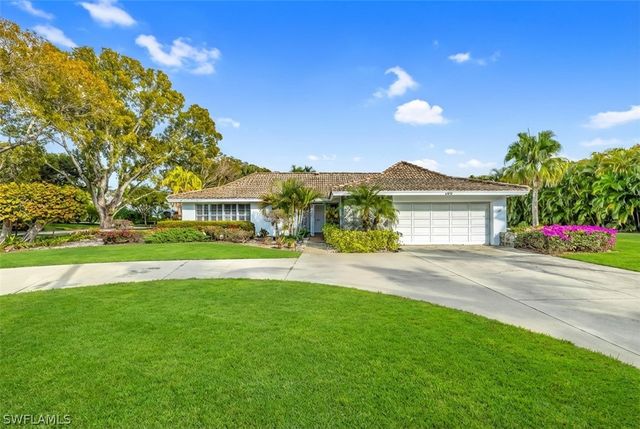 690 Murex DR, Naples, FL 34102