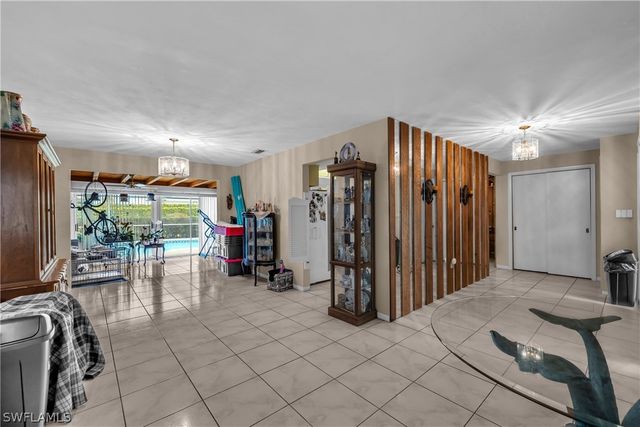 690 Murex DR, Naples, FL 34102