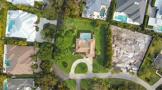 690 Murex DR, Naples, FL 34102