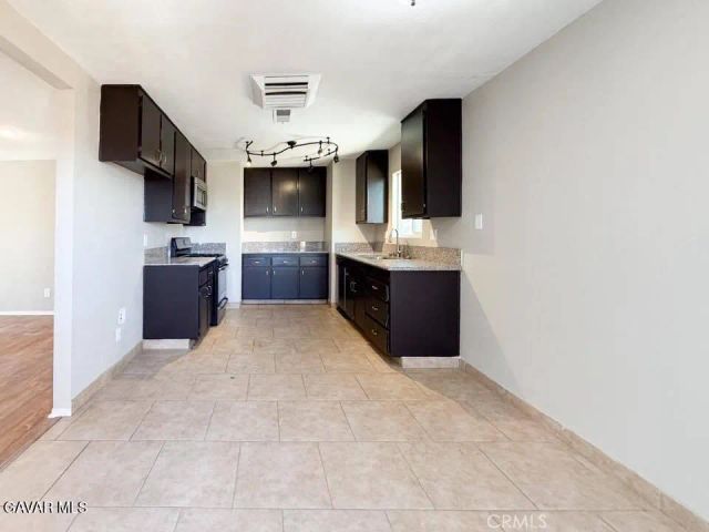 40205 162nd Street East, Palmdale, CA 93591