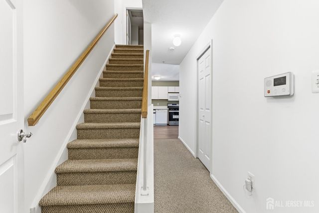 21 Newburgh Drive, Edison, NJ 08820