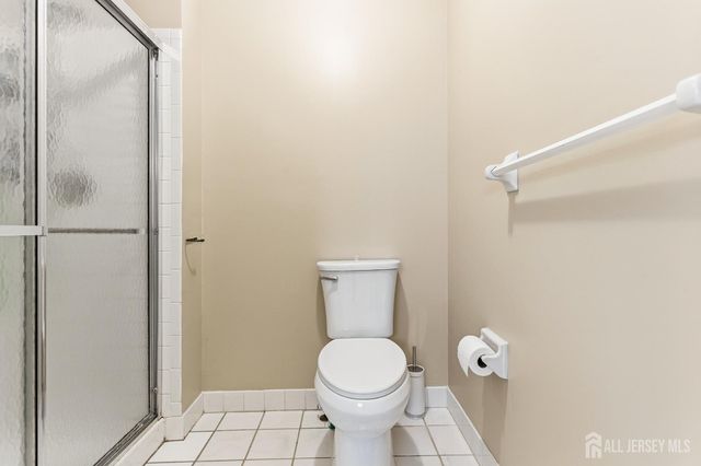 21 Newburgh Drive, Edison, NJ 08820