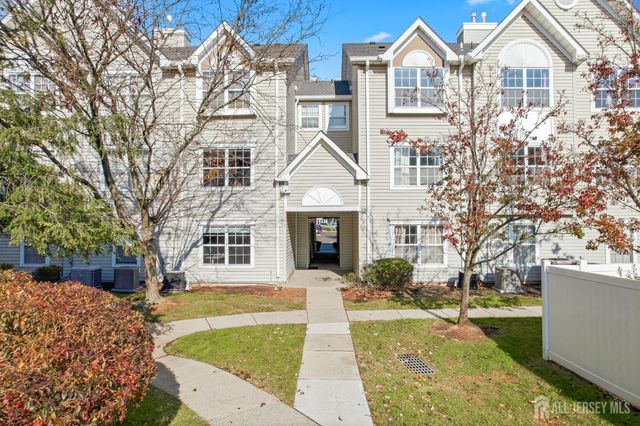 21 Newburgh Drive, Edison, NJ 08820